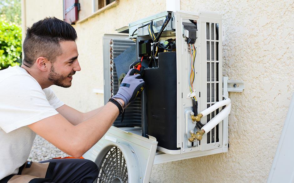 technicien électricien La Ville-du-Bois